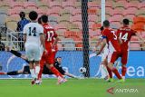 Indonesia di dasar klasemen Grup B putaran keempat