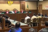 Sidang tiga terdakwa rintangi penegakan hukum kasus korupsi timah hingga gula