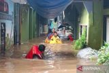 Banjir luapan Sungai Ciliwung rendam 20 RT di Jakarta pada Selasa pagi