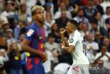 Liga Spanyol - Real Madrid menangi El Clasico, kalahkan Barcelona 2-1