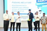 Wako Fadly Amran serahkan Kartu BPJS Ketenagakerjaan bagi 3.000 pekerja rentan