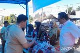 Pemkab Pasaman Barat tekan harga cabai dan pangan lainnya dengan menggelar pangan murah bagi masyarakat