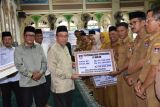 Pemko tuntaskan penyaluran dana operasional Triwulan III Tahun 2025 bagi RT/RW di 11 kecamatan se-Kota Padang