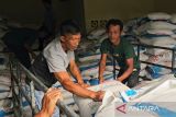 Pupuk Indonesia kembalikan lebih bayar pupuk subsidi kepada petani Natuna