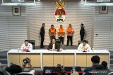 Selain Gubernur Riau, KPK tetapkan dua tersangka lain pasca-OTT