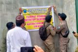 Satpol PP Probolinggo tutup sementara gudang tembakau tak berizin