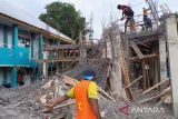 Madrasah di Takalar rubuh saat dibangun