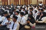 Pemprov Kepri serahkan SK pengangkatan 1.499 PPPK paruh waktu tahun 2025