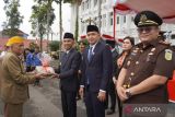 Peringati Hari Pahlawan, Pemkot Padang Panjang gelar upacara dan tabur bunga di makam pahlawan