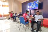 Imigrasi Labuan Bajo menggandeng PMI gelar baksos donor darah