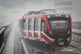 Kemarin, mobil nasional 2027 hingga skytrain LRT Jabodebek