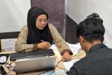 Kantor Imigrasi Kelas II TPI Belawan terus memperkuat komitmennya 
dalam meningkatkan kualitas pelayanan keimigrasian melalui pengoperasian tiga 
inovasi strategis, yaitu PAPADU (Pelayanan Paspor Drive Thru), EZ-PRO (Eazy Prioritas), dan Program JEMPOL (Jam Istirahat Melayani 
Publik Optimal) di Stadion Utama Sumatera Utara,  Deli Serdang, Kamis (20/11/2025). Pelaksanaan ketiga inovasi ini menjadi langkah signifikan dalam  mewujudkan pelayanan publik yang lebih cepat, adaptif, dan berorientasi pada kebutuhan masyarakat.ANTARA/Yudi Manar
