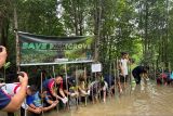 PSDKP Batam tanam 200 bibit Mangrove jaga ekosistem pesisir