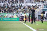 Pelatih Persebaya kecewa atas hasil imbang lawan Arema FC