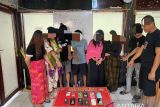 Seorang anggota polisi di Dompu dibekuk saat pesta ekstasi
