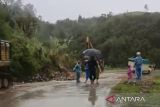 Jalan lintas Solok-Solok Selatan sudah bisa dilalui usai longsor