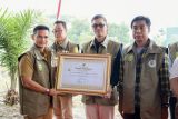 Pusri terima penghargaan pada peringatan Hari Menanam Pohon Indonesia 2025