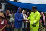 Polres Pasaman Barat salurkan bantuan sembako kepada korban banjir (Video)