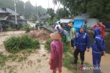 Jalan nasional penghubung Padang-Pasaman Barat terendam banjir (Video)