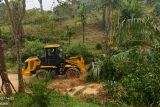PT PPR kerahkan alat berat bersihkan material longsordi Agam