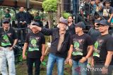 Iwan Fals tanam jati mas jelang konser di Sukoharjo