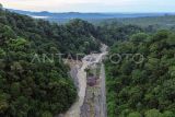 Jalan Padang-Bukittinggi putus total akibat banjir dan longsor