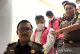 Tiga tersangka korupsi dana pilkada KPU Pangkep ditahan