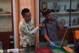 Museum NTB menggelar lokakarya merawat keris bersama tiga museum Australia
