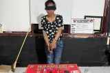 Waria di Dompu digerebek polisi diduga pengedar sabu-sabu