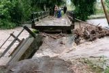 Jembatan rusak dampak bencana jadi perhatian pemda di Lombok Tengah