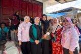TP-PKK Sawahlunto berikan 313 paket bantuan untuk korban bencana Solok