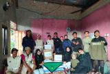 Mahasiswa Kehutanan UNRI PKK di BKSDA Sumatera Barat salurkan bantuan ke warga terdampak banjir bandang