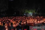 Ratusan mahasiswa di Palangka Raya gelar aksi 1.000 lilin peduli Sumatera