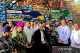 Mentan Amran kirim bantuan bencana Sumatera dengan KRI Banda Aceh