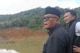 Bupati Pasaman Barat pastikan pencarian korban longsor terus dilakukan (Video)