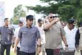 Wali Kota Solok Terima Bantuan dari Anggota DPR RI Andre Rosiade untuk Warga Terdampak Banjir