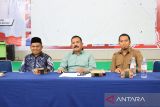 Wakil Ketua DPRD Tanah Bumbu, Provinsi Kalimantan Kalimantan Selatan, H. Hasanuddin (kiri)  terus berkomitmen mengawal dan memperjuangkan aspirasi warga Desa Batuah Kecamatan Kusan Hilir.

Beberapa aspirasi yang diterima diantaranya berupa perbaikan drainase, perbaikan tiang listrik, dan ketersediaan rumah subsidi.