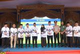 Norpatilah terima hadiah umroh di HUT PGRI ke-80