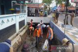 Pemkab Batang giatkan normalisasi saluran sekunder cegah banjir