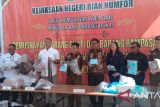 Kejari Biak Numfor musnahkan barang bukti pidana narkotika ganja-sajam