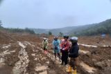 Pemkab Pasaman Barat maksimalkan upaya buka jalan tertimbun longsor