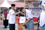 Solok Selatan mulai bagikan seragam gratis untuk SLTA