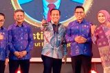 Direktur Utama Bank Nagari raih Penghargaan Achievement Motivation Person (AMP) 2025 dari Komisi Informasi Sumatera Barat