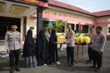 Polres-Touna serahkan bansos kepada istri mantan napiter