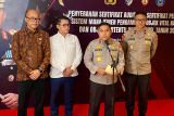 Polri menyerahkan sertifikat audit pengamanan ke BUMN dan perusahaan