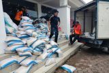 BNPB kirimkan ratusan ton beras ke korban bencana hidrometeorologi di Agam (Video)