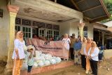 Lanjutkan Aksi Kemanusiaan, DWP Kanwil Kemenkum Sumbar bantu korban banjir dan longsor di Padang