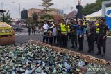 Polres Kudus musnahkan ribuan botol miras
