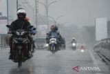 Hujan beberapa jam di Makassar sejumlah daerah terendam