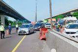 Petugas mulai terapkan contraflow di jalan Tol Jakarta-Cikampek